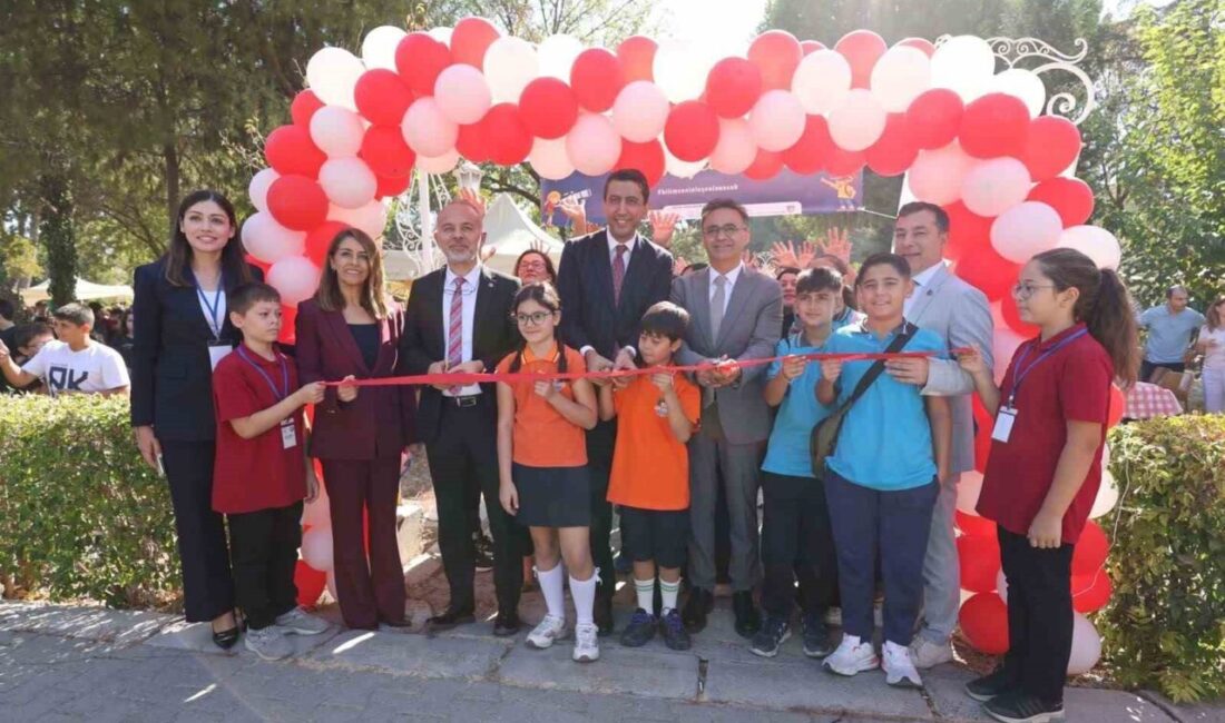 İzmir’de TÜBİTAK 4007 desteğiyle düzenlenen “İkiz Dönüşümün İzinde: Teknoloji ve