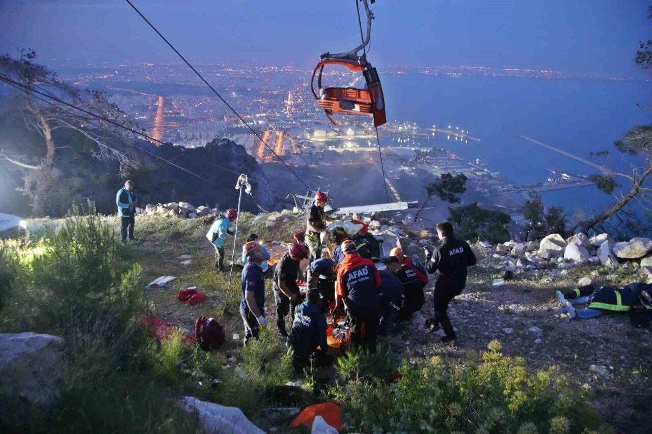 Antalya’da 1 kişinin yaşamını yitirdiği, çok sayıda kişinin yaralandığı teleferik