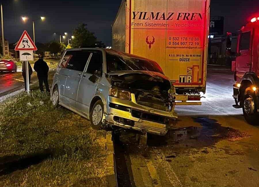 Bolu’da D-100 kara yolunda alkollü olduğu iddia edilen sürücü, direksiyon