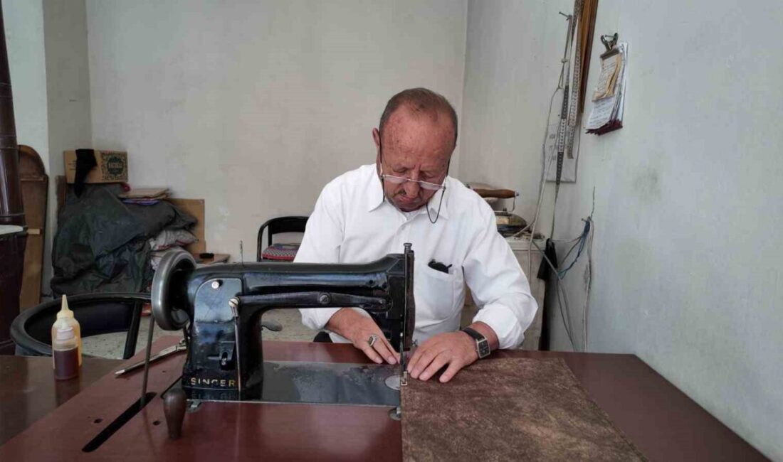 Van’ın Erciş ilçesinde yaşayan Sevdin Karadağ, ömrünü adadığı terzilik mesleğini