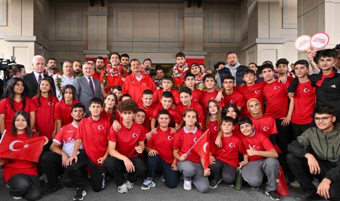 EuroBasket 2025 finalinde Almanya’ya 88-83 mağlup olarak gümüş madalya kazanan