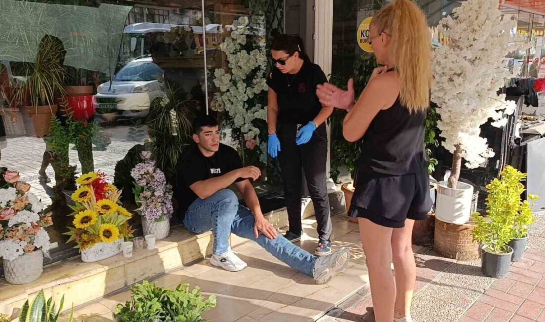 Antalya’nın Manavgat ilçesinde ticari taksi ile çarpışan motosiklet, ardından yol