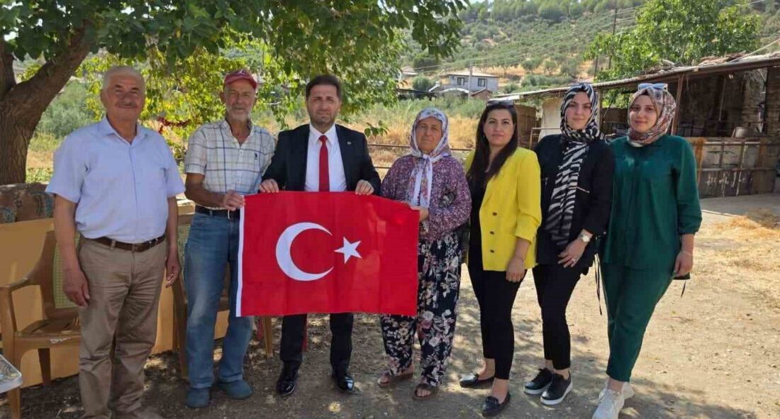 AK Parti Tire İlçe Başkanı A. Kadir Uğurlu ve beraberindeki