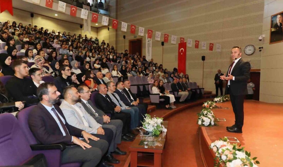 Tokat Gaziosmanpaşa Üniversitesi’nde (TOGÜ) düzenlenen 2025-2026 eğitim öğretim yılı oryantasyon
