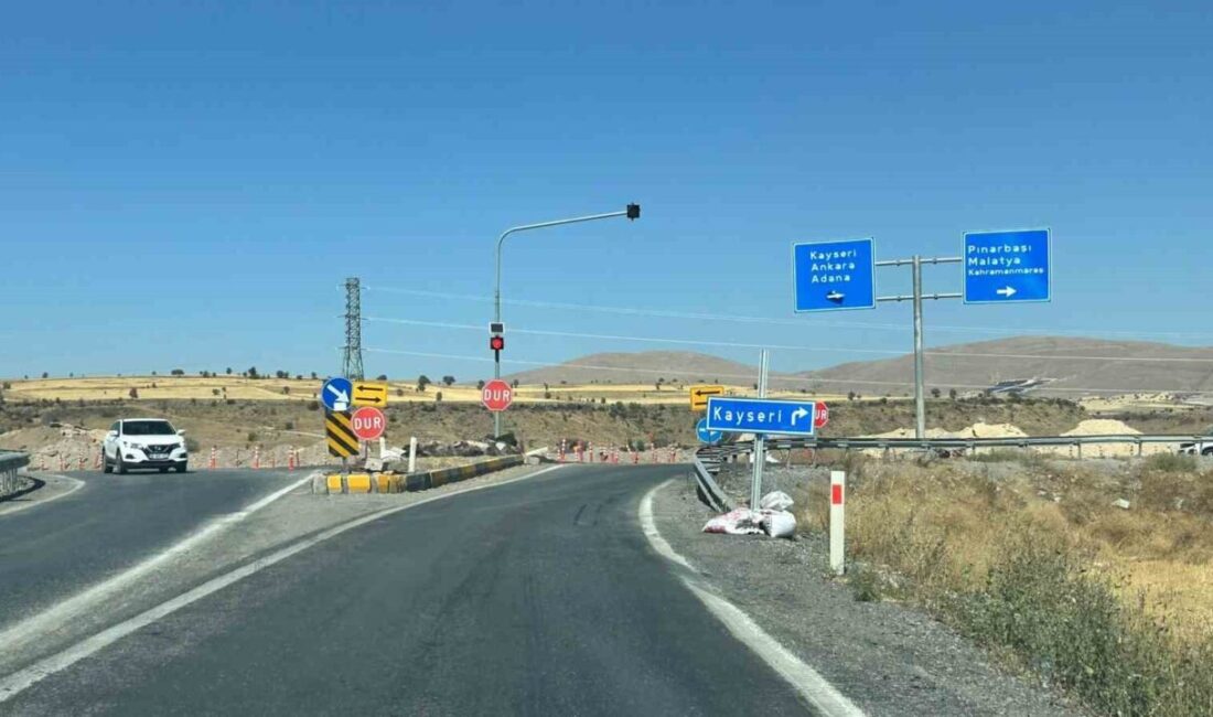 Kazaların engellenmesinin hedeflendiği Tomarza-Malatya bağlantı yolunda çalışmalar devam ediyor. Tomarza-Kayseri
