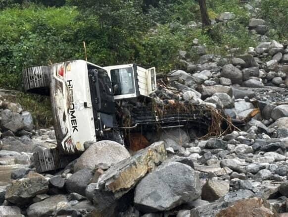 Rize’de şiddetli yağışlar sonrasında etkili olan sele Ardeşen ilçesinde tonlarca