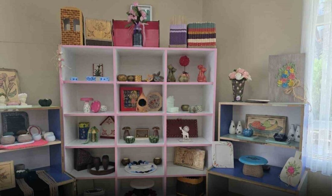 Nazilli Devlet Hastanesi Toplum Ruh Sağlığı Merkezi danışanlarının hazırladığı el