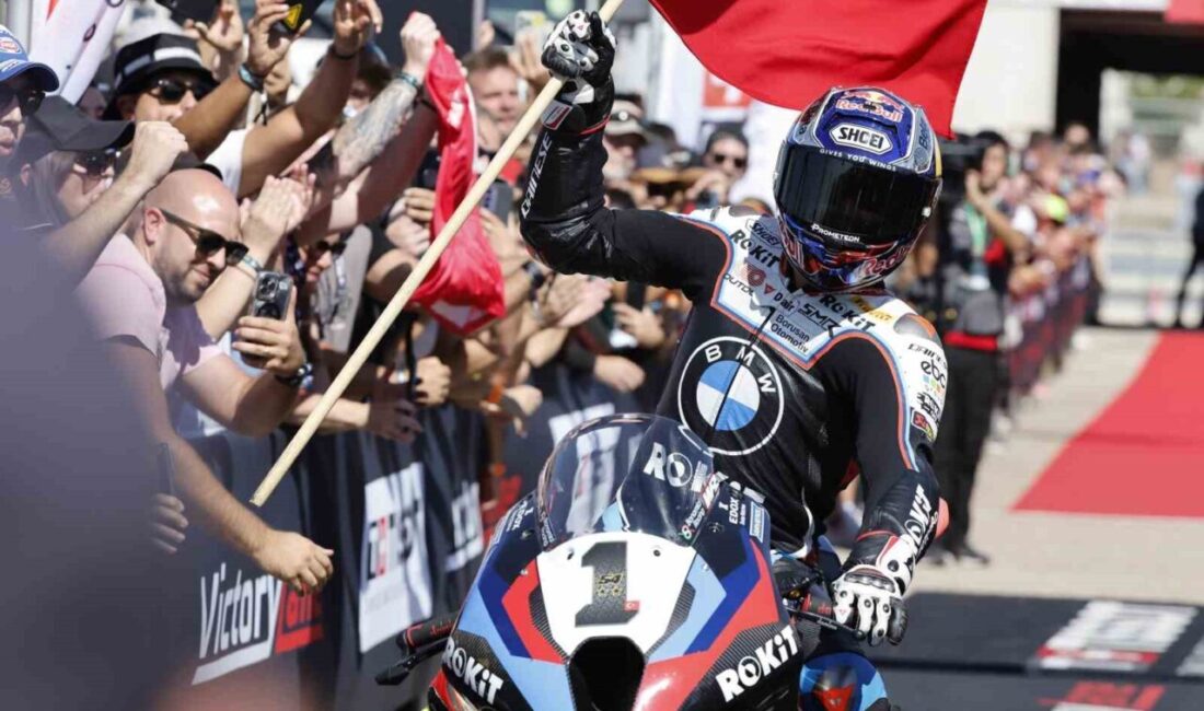 Milli motosikletçi Toprak Razgatlıoğlu, Dünya Superbike Şampiyonası’nın İspanya’daki 10. ayağını