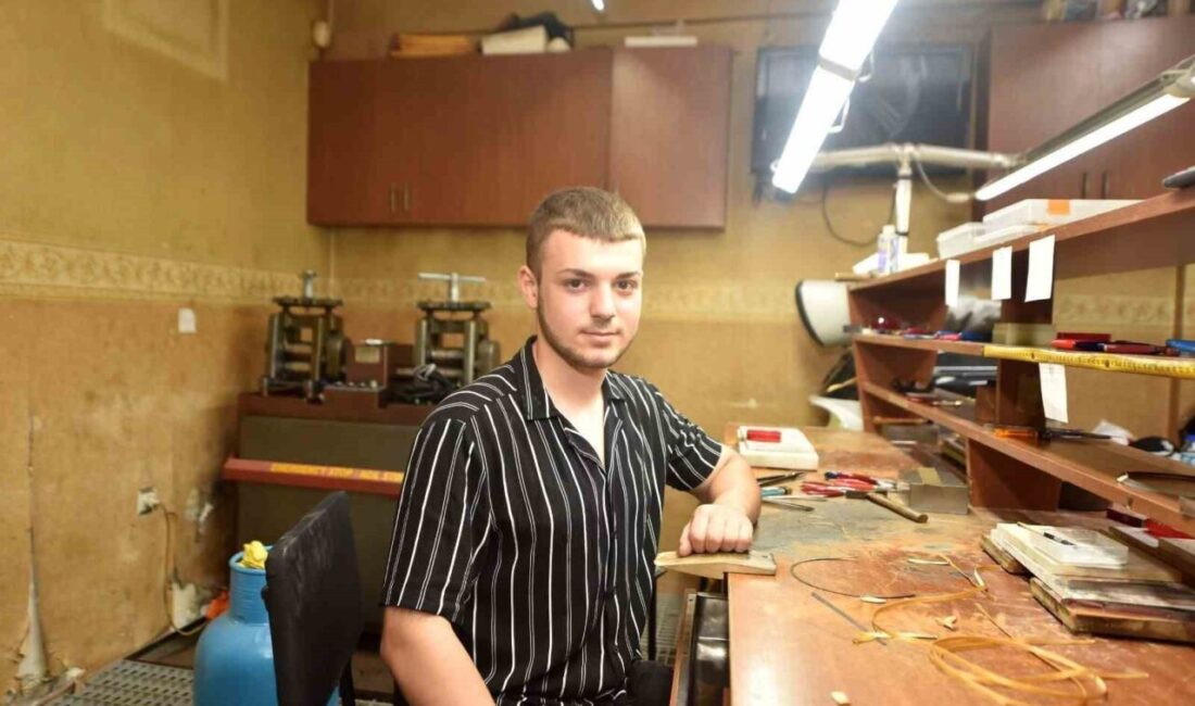 Trabzon’da bir hasır işleme atölyesinde çalışan 16 yaşındaki Metehan Arslan,