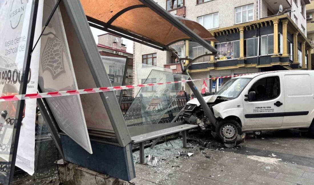 Trabzon’un Ortahisar ilçesinde el frenini çekilmeyen araç yaklaşık 100 metre