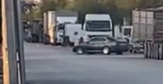 Konya’da drift atan sürücü polislerin ’dur’ ihtarına uymayarak kaçmaya başladı.