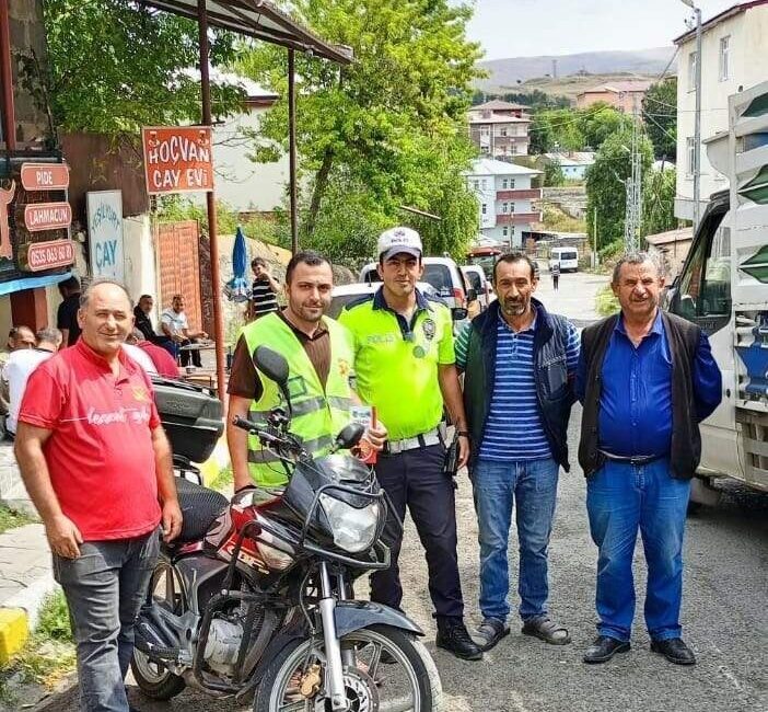 Ardahan’da polis, motosiklet kazalarını önlemek için denetim ve eğitim faaliyetleri