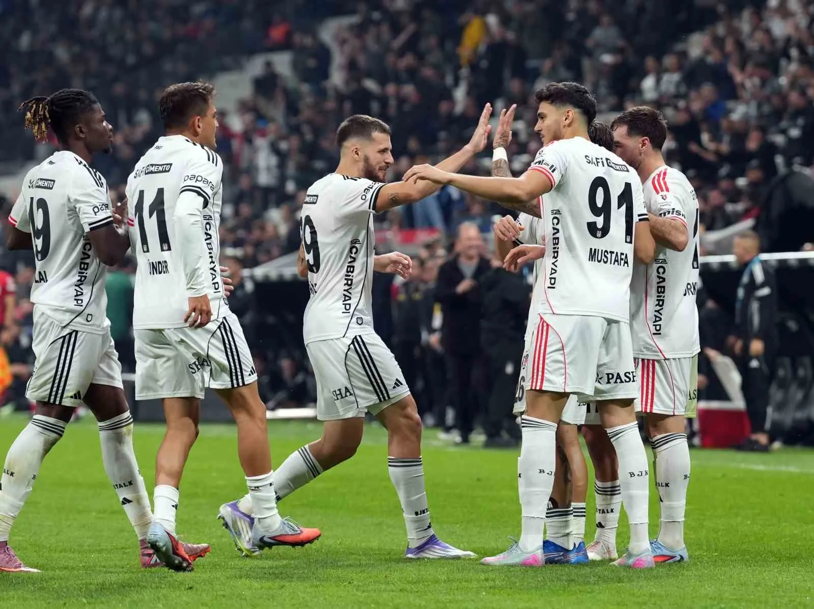 Trendyol Süper Lig’in 7. haftasında Beşiktaş, konuk ettiği Kocaelispor’u 3-1