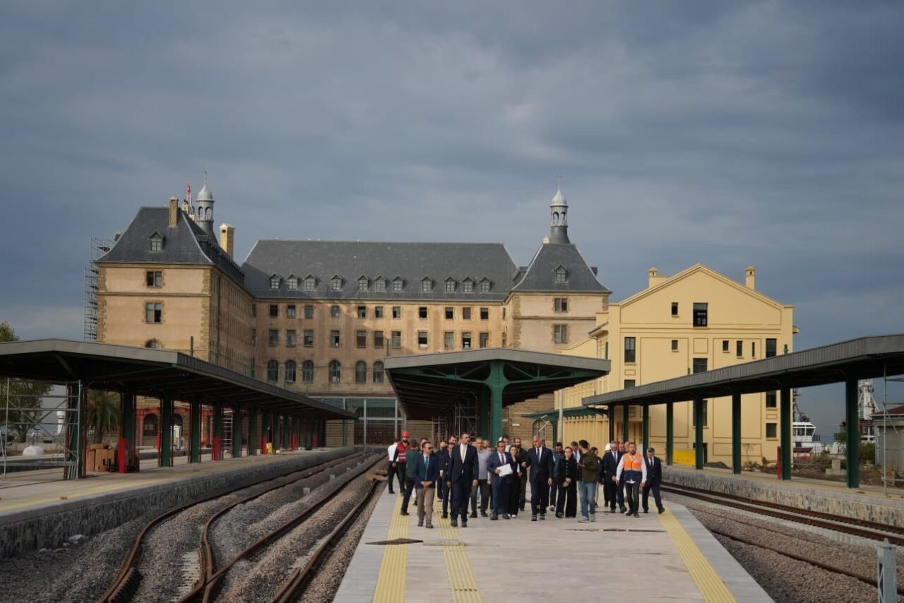 İstanbul’un simge yapılarından tarihi Haydarpaşa Garı, artık yalnızca trenlerin kalkış