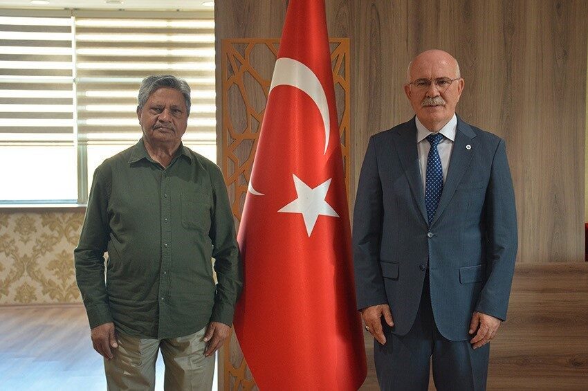 Aligarh Muslim Üniversitesi (AMU) Matematik Bölümü Öğretim Üyesi Prof. Dr.