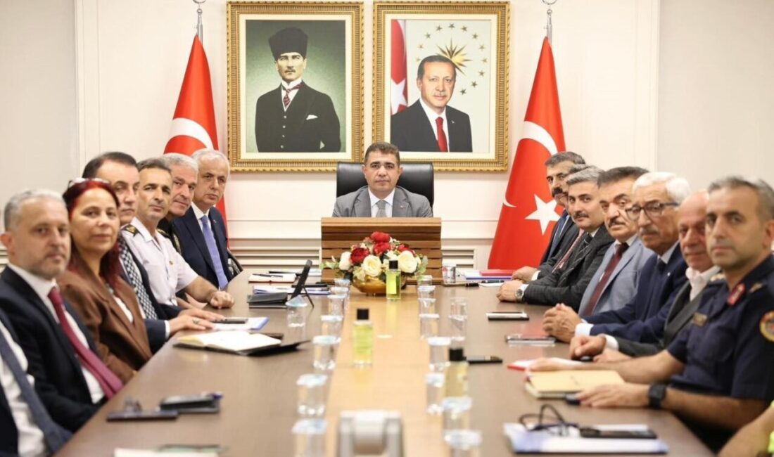 DÜZCE(İHA) – Düzce Valiliği Konuralp Bey Toplantı Salonu’nda 2025–2026 eğitim