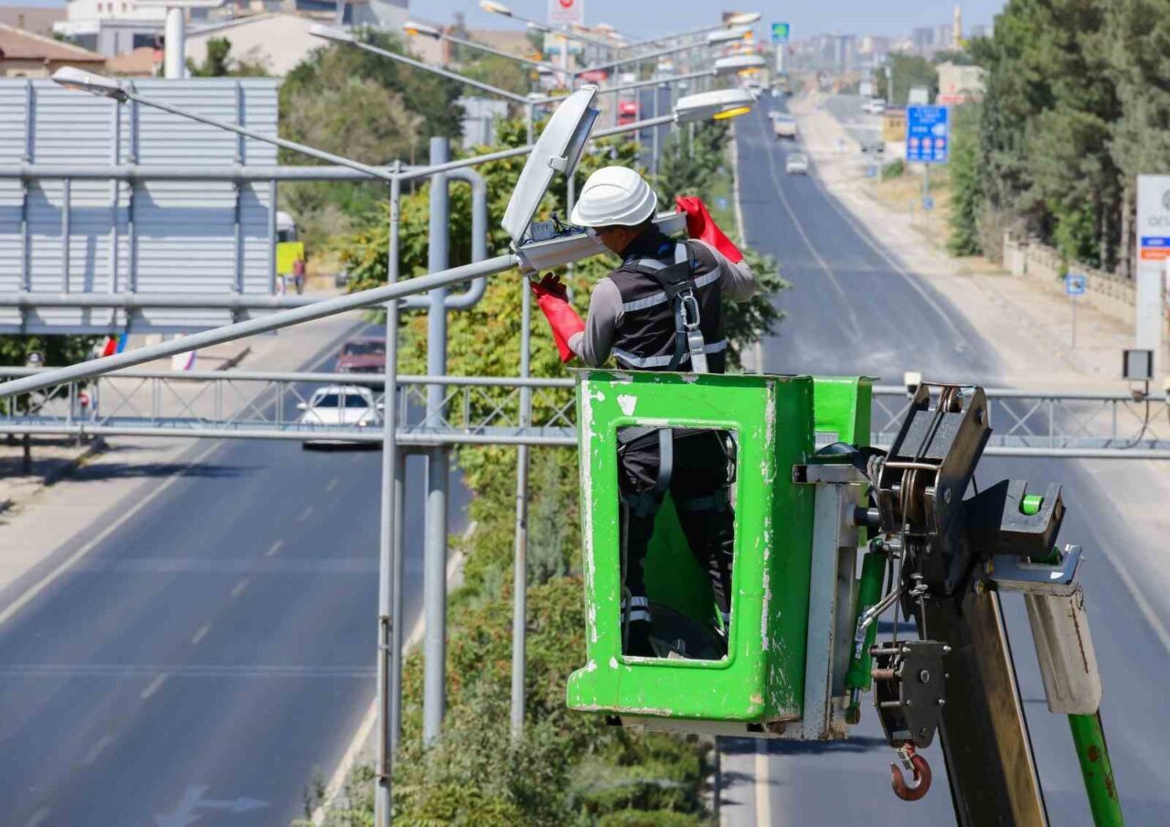 Fırat EDAŞ tarafından yapılan çalışmalar ile Tunceli’de elektrik kesintileri 20