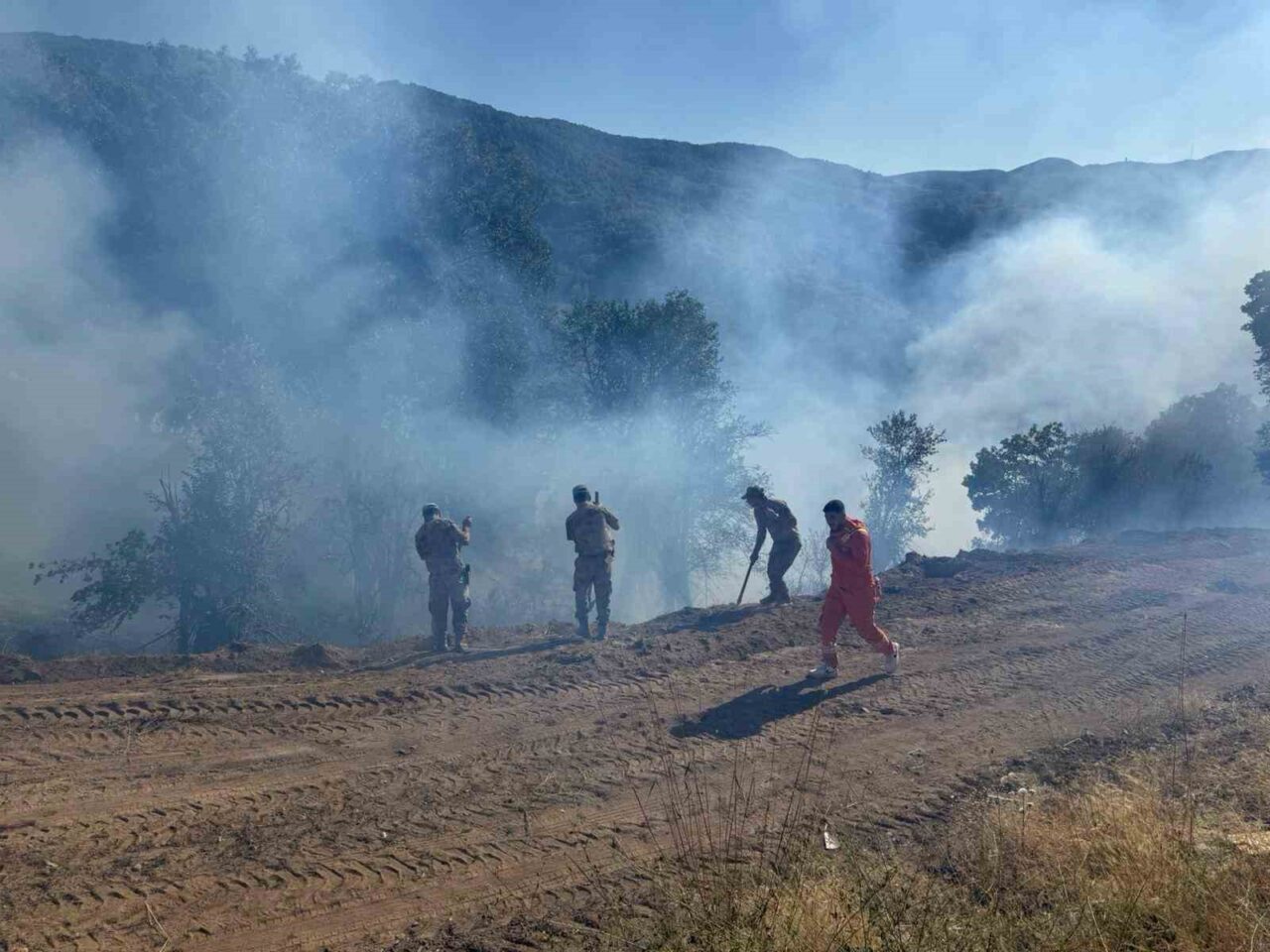 Tunceli’nin Nazımiye ilçesinde meydana gelen kırsal alan yangını kontrol altına