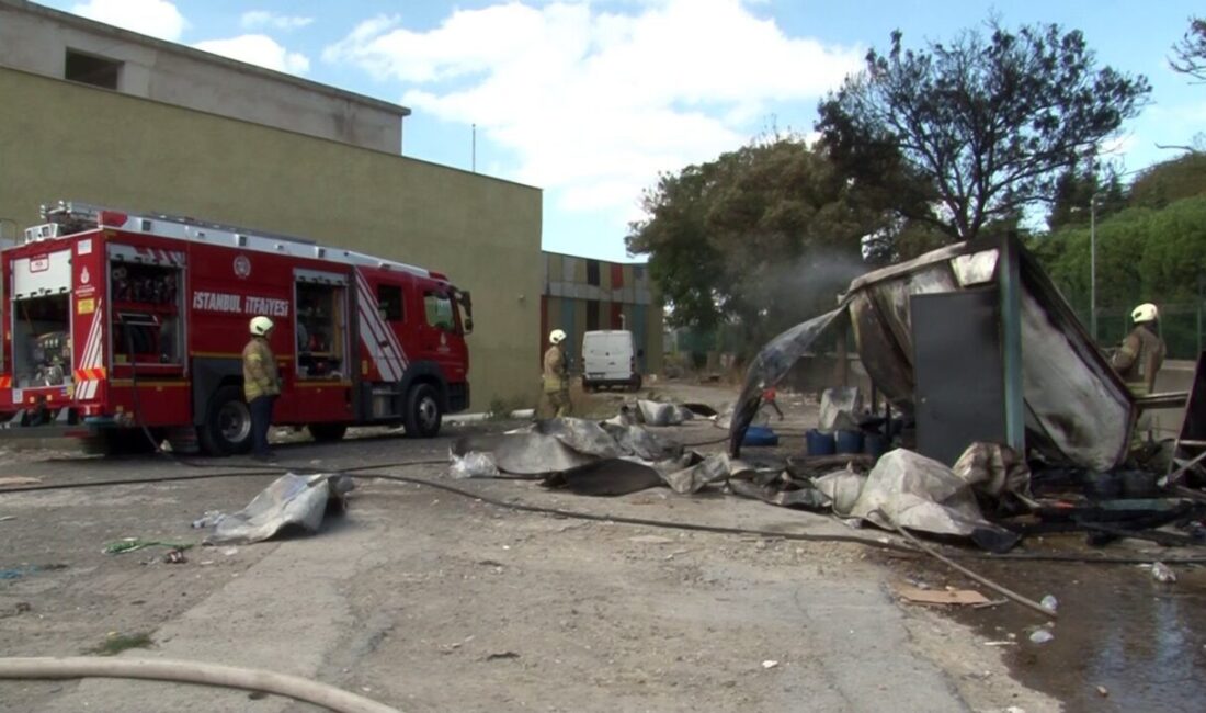 Bakırköy’de bulunan bir pazar yerinin otoparkında yangın çıktı. Çay ocağında
