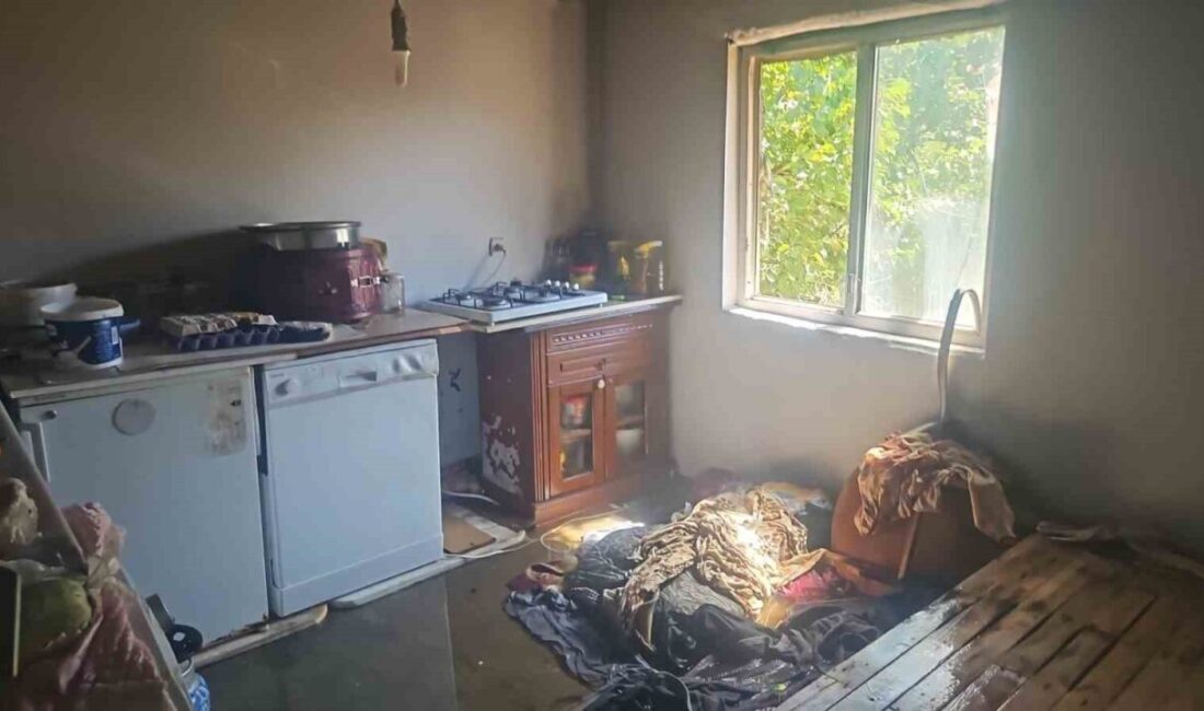 Adıyaman’ın Gölbaşı ilçesinde meydana gelen mutfak tüpü yangınında gazdan etkilenen