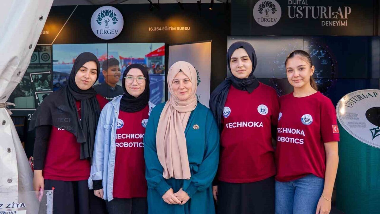 TÜRGEV, TEKNOFEST 2025’te binlerce kişiyi ağırladığı standıyla, gençliği üretime ve
