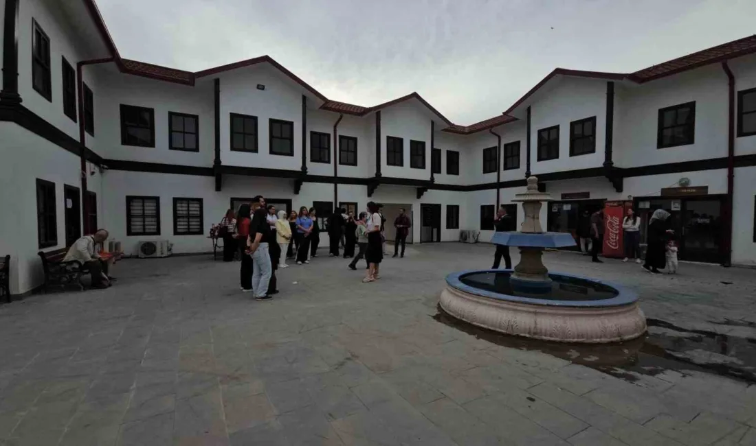 Zonguldak-Ankara hattında turizm amaçlı sefer yapan Turistik Karaelmas Treni, ikinci