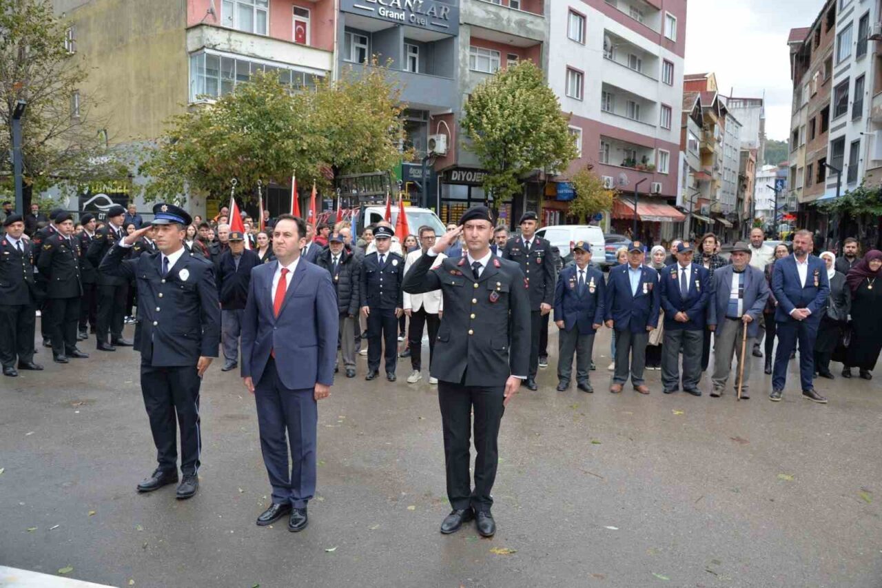 Sinop’un Türkeli ilçesinde 19 Eylül Gaziler Günü töreni gerçekleştirildi. Atatürk