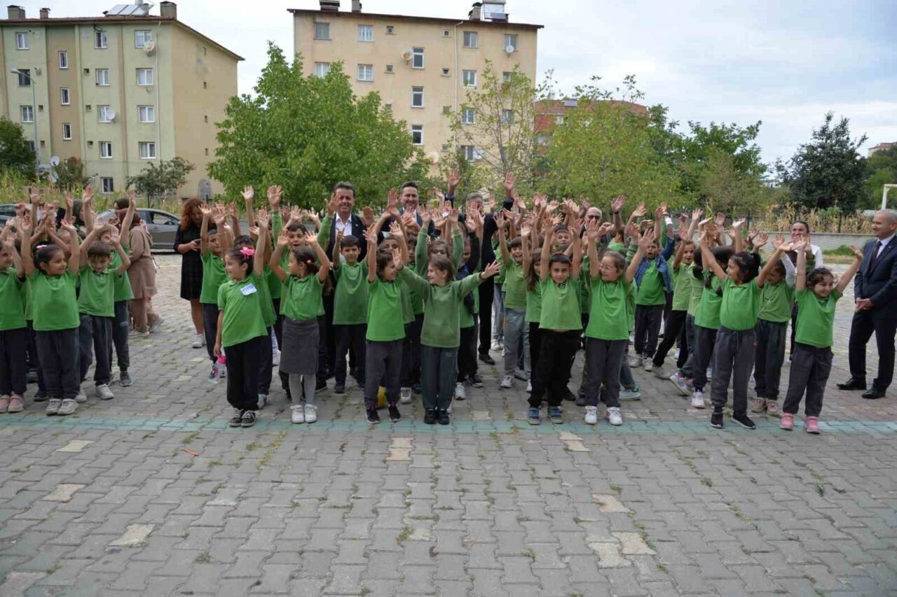 Sinop’un Türkeli ilçesinde, 2025-2026 eğitim-öğretim yılı dolayısıyla düzenlenen İlköğretim Haftası