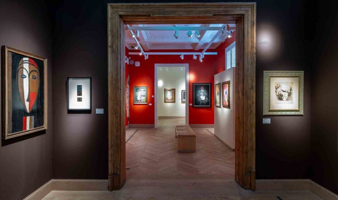 Türkiye İş Bankası Resim Heykel Müzesi’nin “Yan Yana” başlıklı yeni