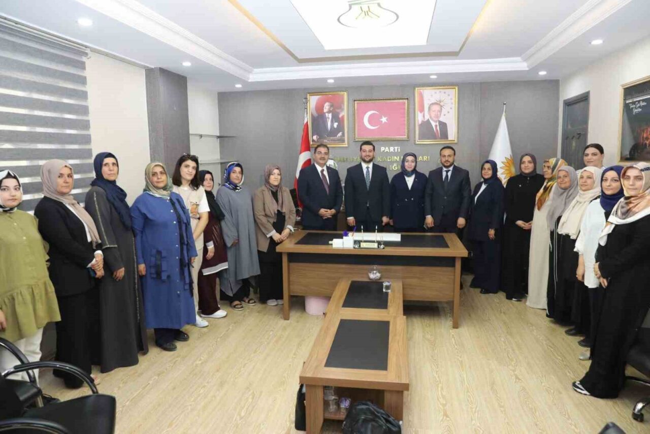 Türkiye Yüzyılı Buluşmaları kapsamında AK Parti Gaziantep Milletvekili Mesut Bozatlı,