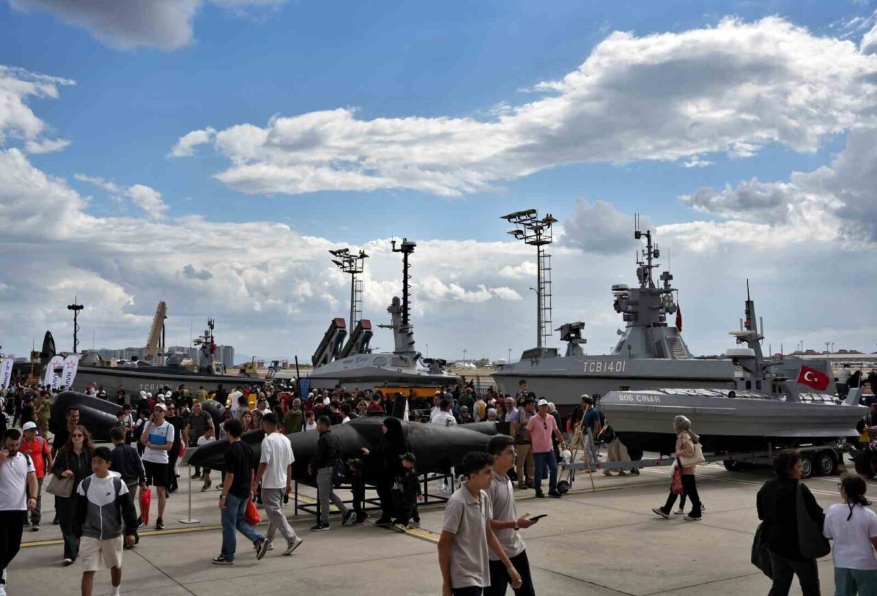 Türkiye’nin geliştirdiği insansız deniz araçları TEKNOFEST’te ziyaretçilerle buluştu. Marlin, Salvo,