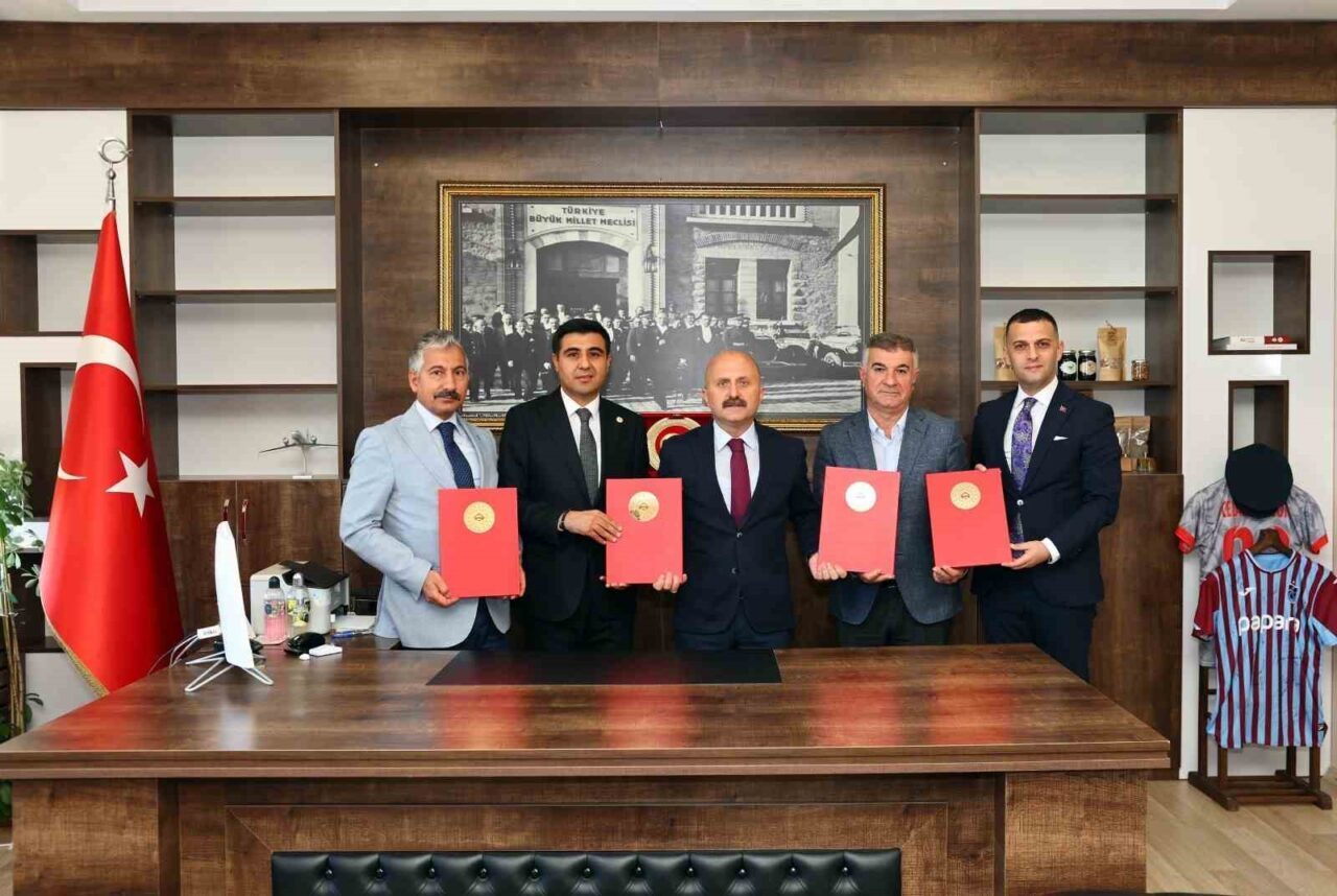 Adıyaman’ın Tut ilçesinin önemli gelir kaynağı olan dut ve incir