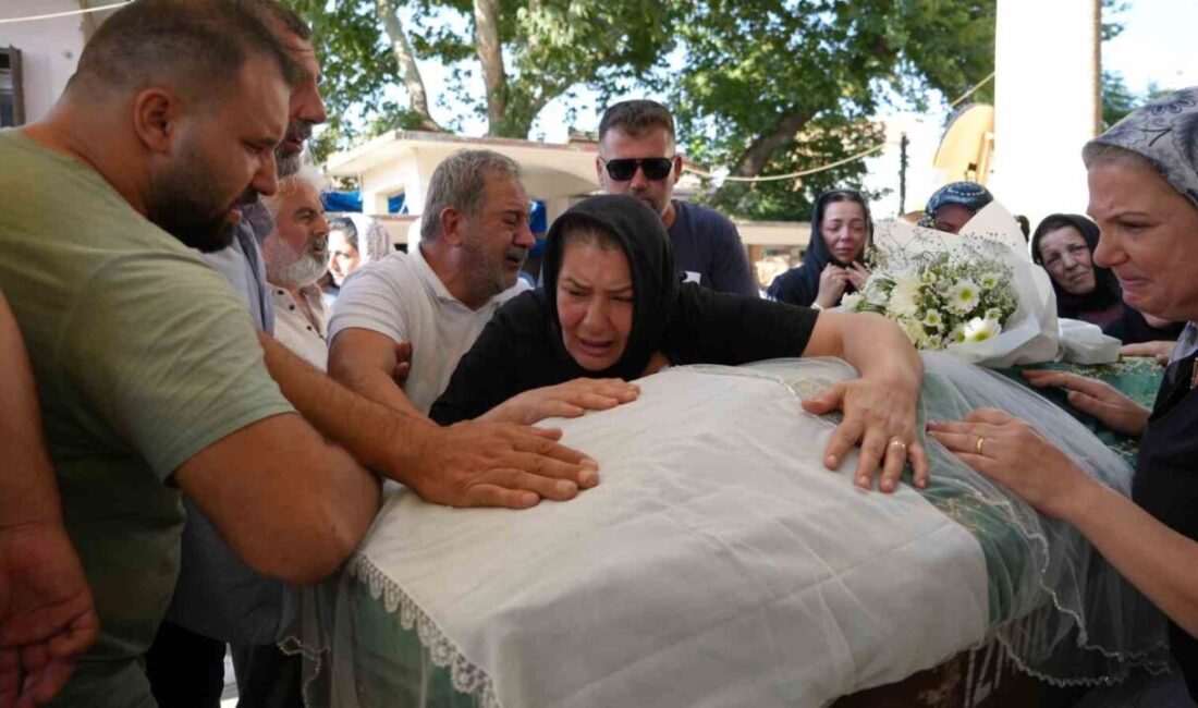 İzmir’in Torbalı ilçesinde eğitim uçağının düşmesi sonucu meydana gelen kazada