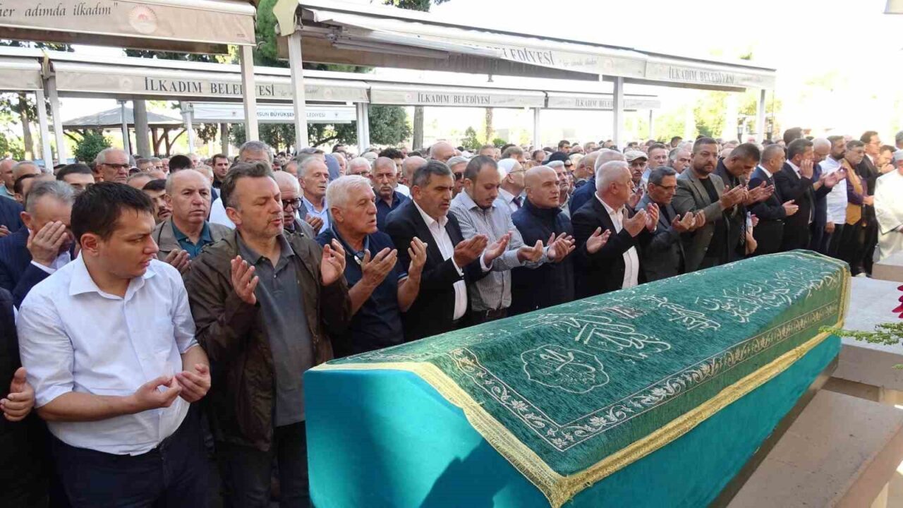Ülkücü camianın sevilen isimlerinden Erdem Şenocak (66), Samsun’da son yolculuğuna
