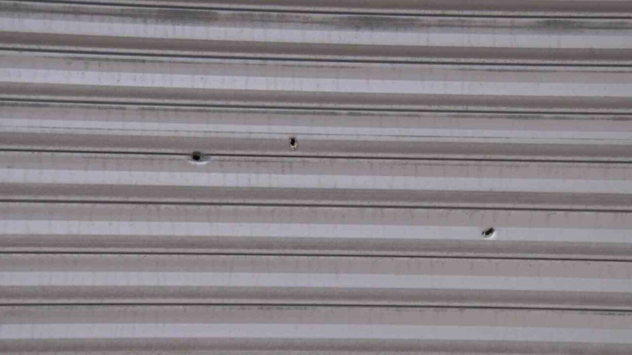 İstanbul’un Ümraniye ilçesinde bir eczane silahlı saldırıya uğradı. Eczane sahibi,