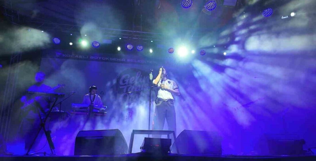 Kocaeli Büyükşehir Belediyesi tarafından düzenlenen “Güz Şenlikleri” Umuttepe Kampüsü’ne renk