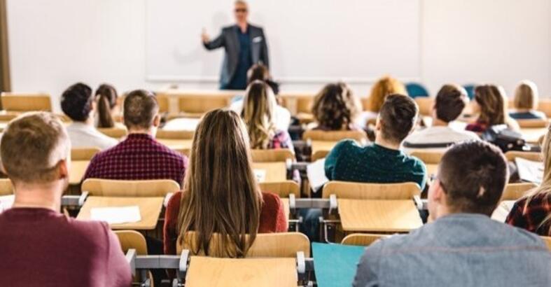 İnegöl Belediyesi’nin üniversite öğrencileri için gerçekleştirdiği eğitim yardımlarında başvurular bugün