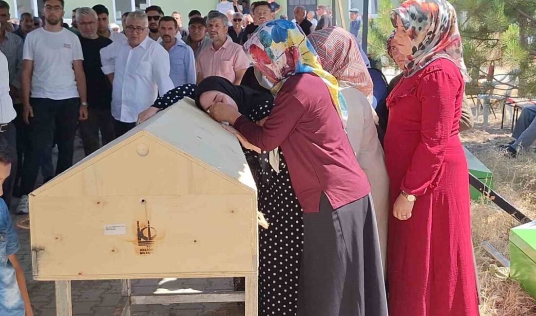 Zonguldak’a üniversite kaydı için giderlerken Karabük’ün Eflani ilçesinde iki otomobilin