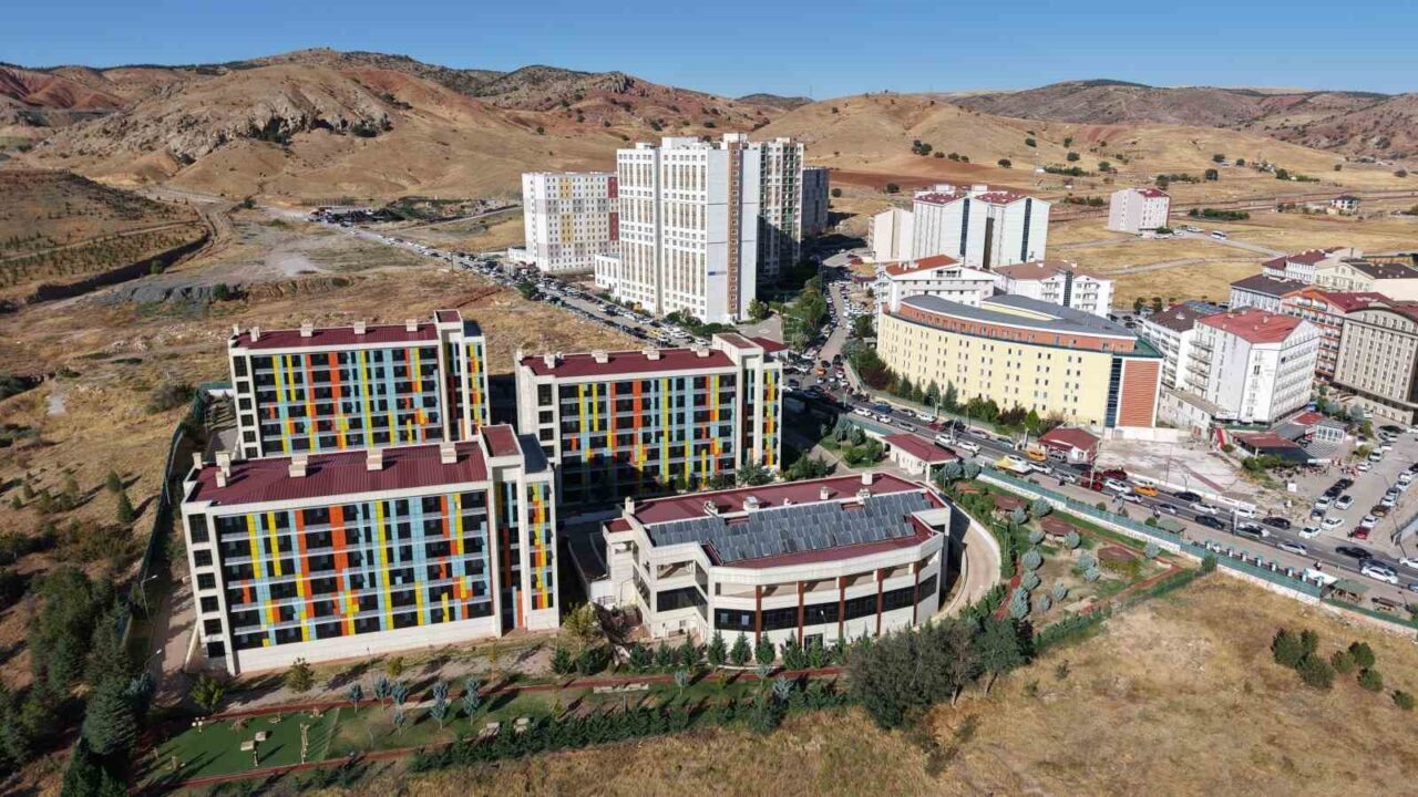 Kırıkkale’nin Yahşihan ilçesinde üniversite öğrencilerinin gelmesiyle nüfus 38 binden 80