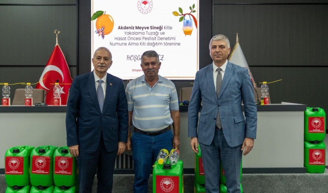 Adana’da üreticilere 17 bin 580 adet Akdeniz meyve sineği kitle