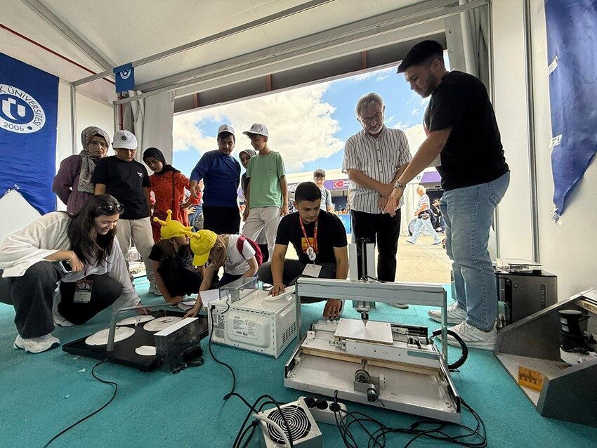 Uşak Üniversitesi bu yıl 12’ncisi düzenlenen Türkiye’nin ilk ve tek