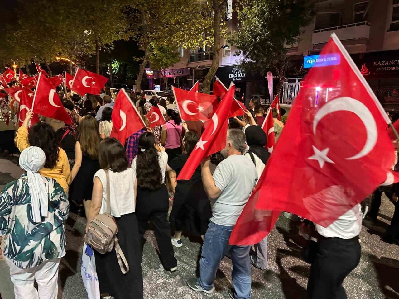 Uşak, düşman işgalinden kurtuluşunun 103. yıldönümünü çeşitli etkinliklerle coşkuyla kutladı.