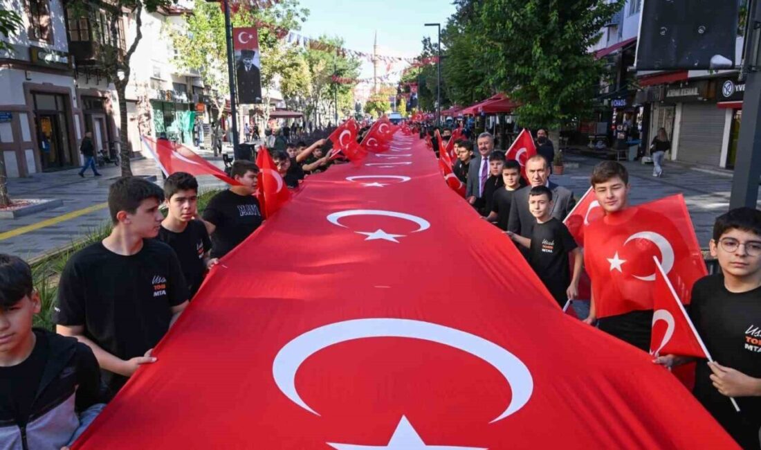 19 Eylül Gaziler Günü dolayısıyla Uşak’ta “Kahramanlarla Kardeşlik Yürüyüşü” düzenlendi.