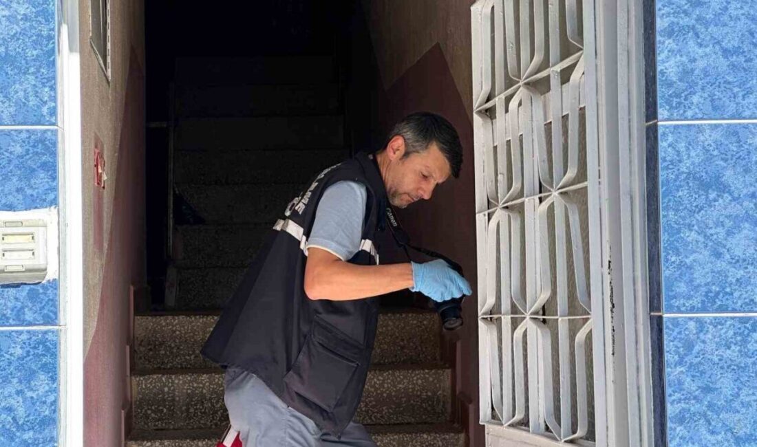 Uşak’ta kendisinden haber alınmayan genç, annesi tarafından evinde ölü olarak