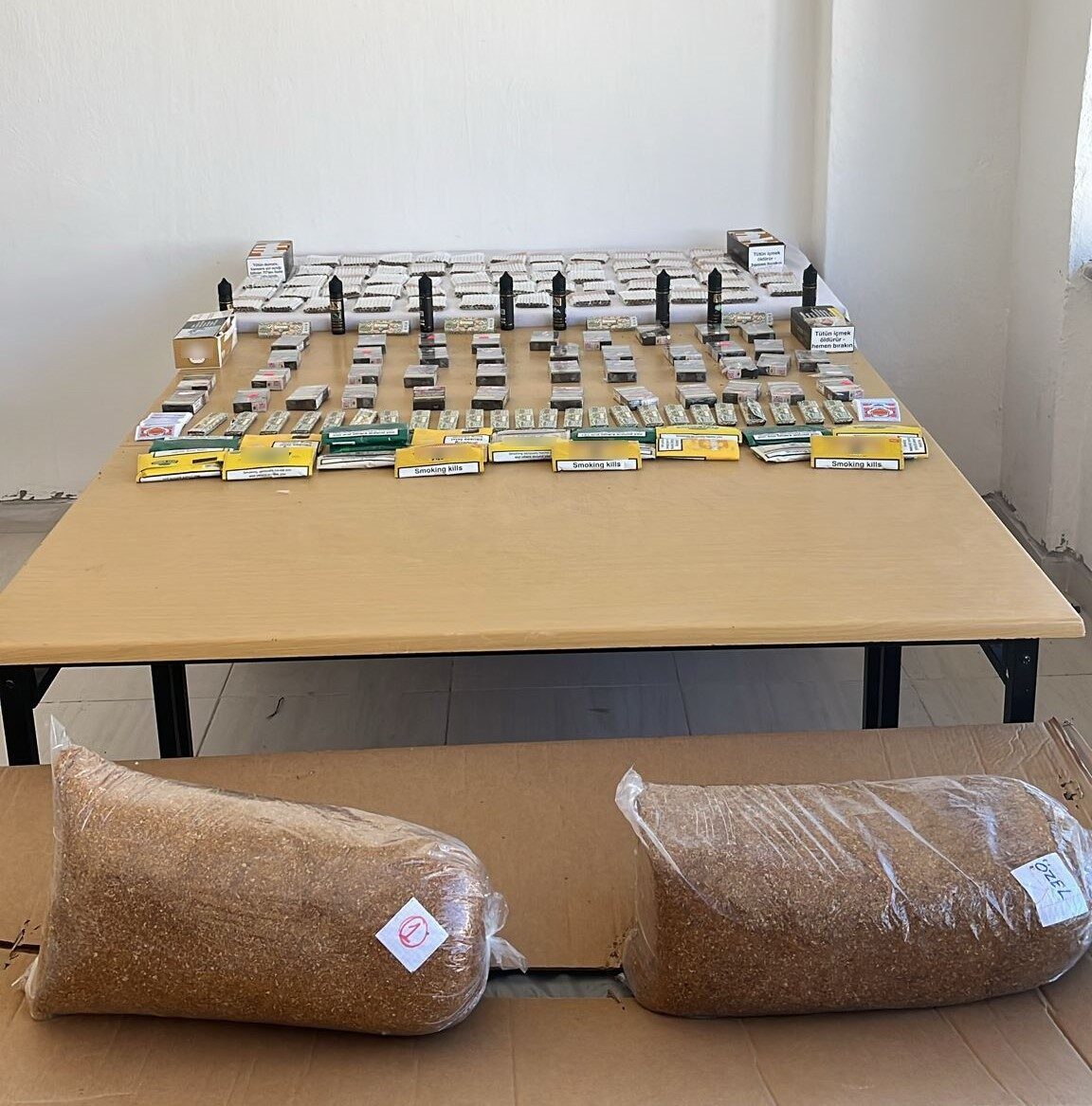 Mersin’in Anamur ilçesinde bir şahsın iş yeri ve evine düzenlenen