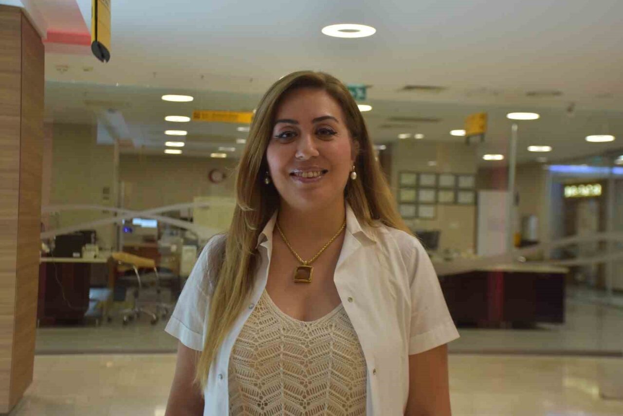 Uzm. Dr. Tuğçe Özkapu, özellikle yaz sonrası dönemde cildin hassaslaştığını