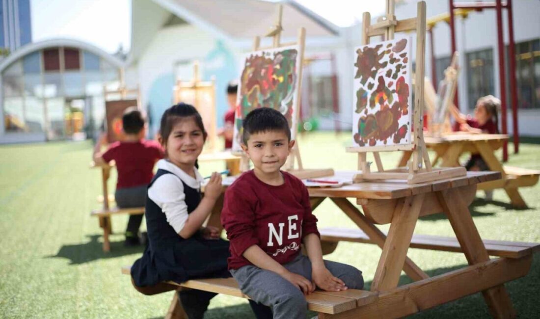 Okula başlama sürecinde yaşanan kaygı ve duygusal dalgalanmaların doğal olduğunu