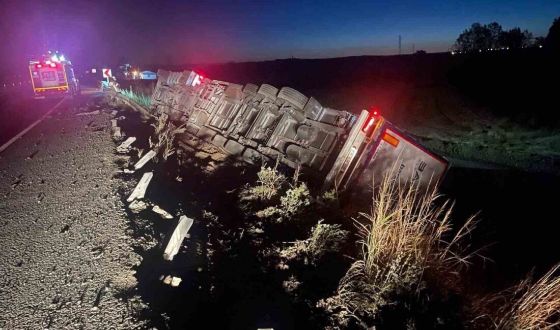 Edirne’nin Uzunköprü ilçesinde devrilen seramik yüklü tırın sürücüsü yaralandı. Alınan