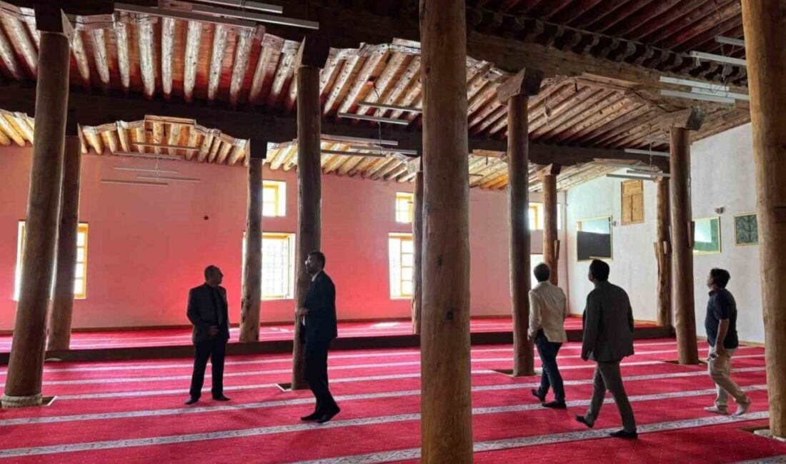 Hamamkarahisar Ulu Camii’nin ibadete açılış programının ardından, Vakıflar Kütahya Bölge