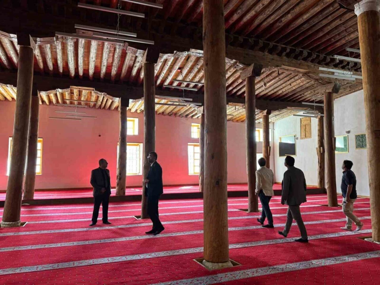 Hamamkarahisar Ulu Camii’nin ibadete açılış programının ardından, Vakıflar Kütahya Bölge